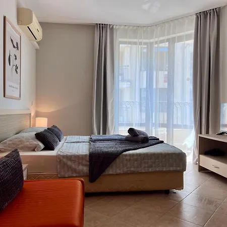 公寓 Royal Sun Romantic - 5 Min To The 阳光海滩