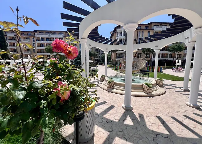 Royal Sun Romantic - 5 Min To The *